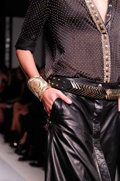 Look 80